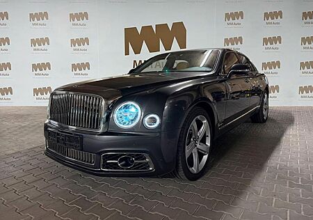 Bentley Mulsanne 6.8 Speed Pano Picnic Tables Umbrellas