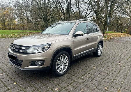 VW Tiguan Volkswagen 2.0 TDI DSG 4MOTION LIFE Xenon Pano AHK