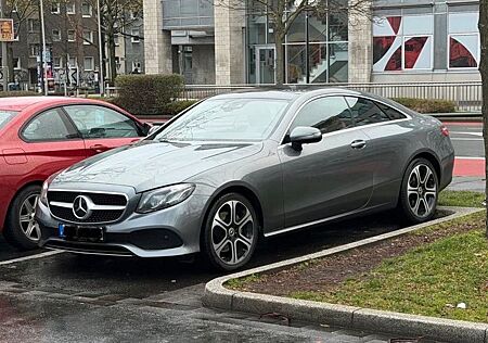 Mercedes-Benz E 200 4MATIC Autom. -