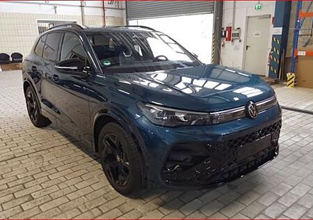 VW Tiguan Volkswagen III 2.0 TDI R-Line Matrix Pano AHK 360°