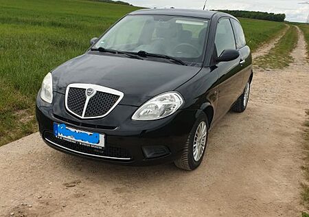 Lancia Ypsilon 1.2 8v Ypsilon -