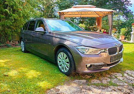 BMW 318d xDrive Touring Luxury Line Luxury Line