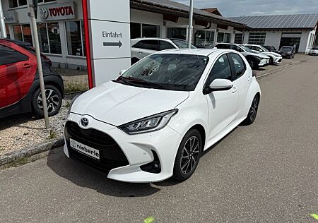 Toyota Yaris Hybrid Team D mit Technik Paket *LED*