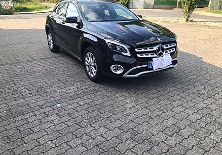 Mercedes-Benz GLA 220 d 4MATIC DCT Sport Urban