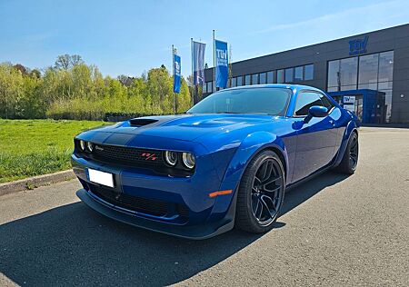 Dodge Challenger 6.4 R/T Scat Pack Widebody + Extras!