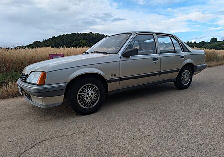 Opel Rekord E 1.8i GLS Exklusiv, 5-Gang Schalter