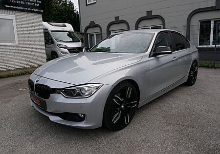 BMW 320 i Aut. Bi-Xenon Navi LED 19Zo Alu PDC ZV MFL