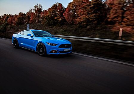 Ford Mustang 5.0 GT V8 EU-Modell Atoll blau