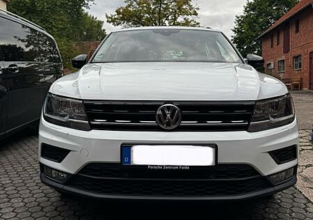 VW Tiguan Volkswagen 2.0 TDI DSG 4M *ACC*Spur*Pano*AHK*Totwin