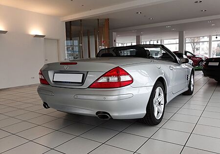 Mercedes-Benz SL 350 1. HAND - SILBERPFEIL . 350 SL / R 230.