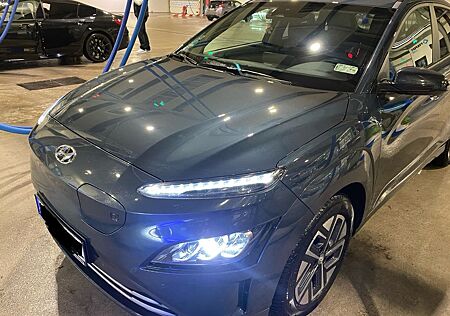 Hyundai Kona ELEKTRO 100kW - Trend MY23, LED, 11kW OBC