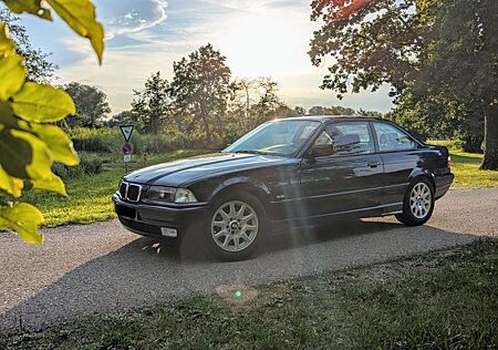 BMW 323i Coupe E36 | 1. Hand | Lückenlose Historie