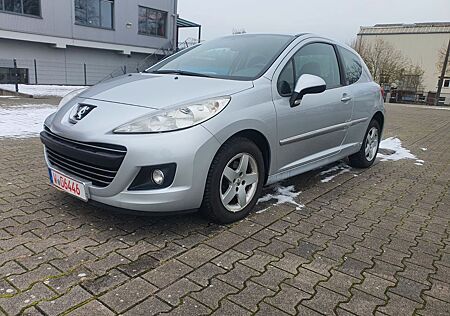 Peugeot 207 Premium / Facelift/bj 2011