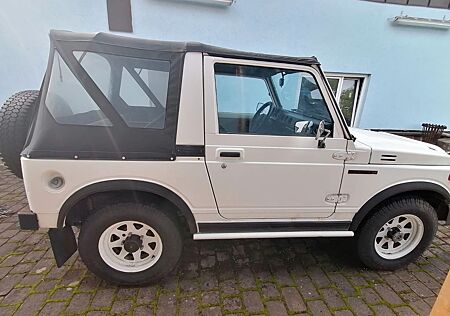 Suzuki SJ Samurai SJ 413 "Traum in weiß"