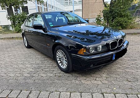 BMW 525i A 1. Hand Garagenfahrzeug