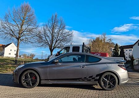 Hyundai Genesis 2.0T -
