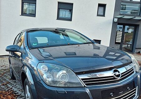 Opel Astra 1.4 Twinport - Sehr Gute Zustand