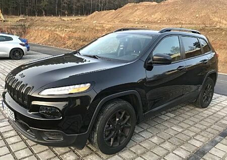 Jeep Cherokee 2.4 177PS Autom. TÜV bis Nov 2027