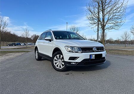 VW Tiguan Volkswagen 2.0 TDI SCR DSG BMT SOUND SOUND
