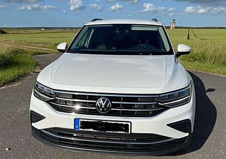 VW Tiguan Volkswagen 2.0 TDI SCR DSG Life Life