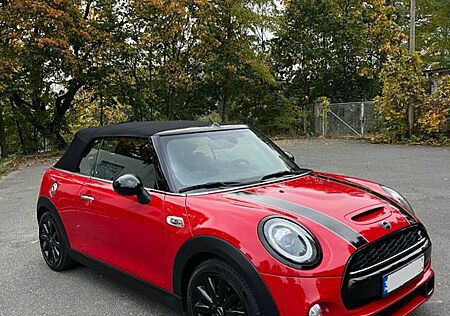 Mini Cooper S Cabrio , Chili Red, Black Exterieur