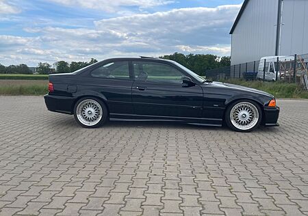 BMW 328i E36 Coupé * Guter Zustand * M- Paket *