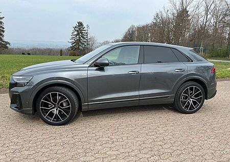 Audi Q8 SUV TDI 210 kW quattro; Daytonagrau (Perl)