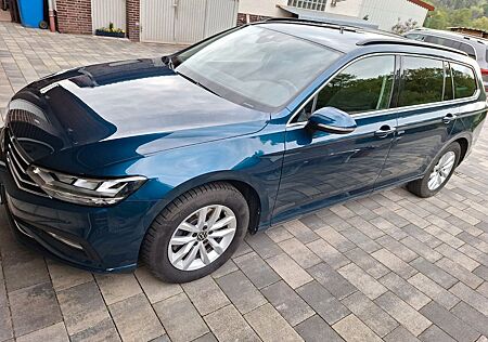 VW Passat Variant Volkswagen 2.0 TDI SCR DSG Business Vari...