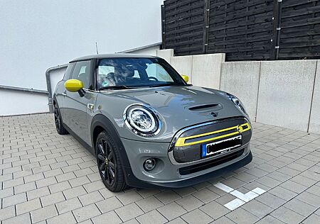 Mini Cooper SE - top Ausstattung- tadelloser Zustand