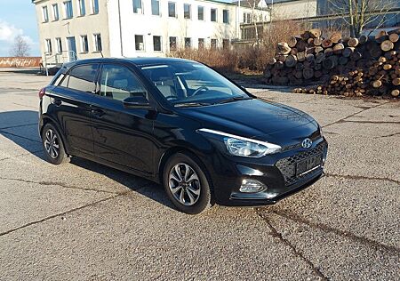 Hyundai i20 Advantage SHZ Tempomat Lenkradhzg Kamera DAB