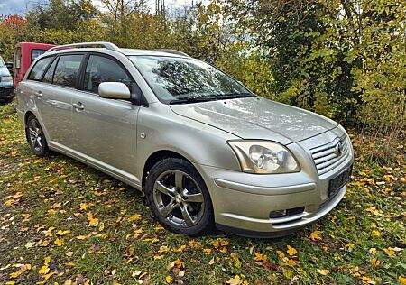 Toyota Avensis Combi Executive 1.8-l-VVT-i