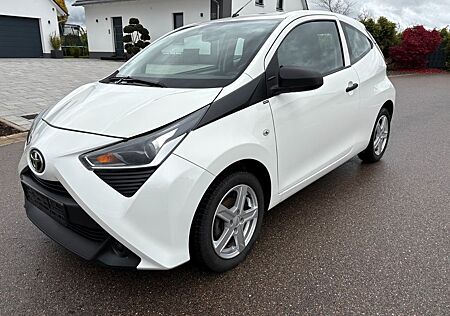 Toyota Aygo (X) Aygo (X) 1,0-l-VVT-i x x