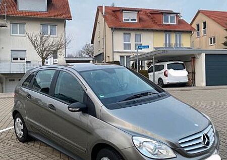 Mercedes-Benz B 170 -