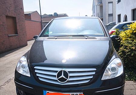 Mercedes-Benz B 150 Sport, Panoramad.,Alu,SHZ,Teilleder