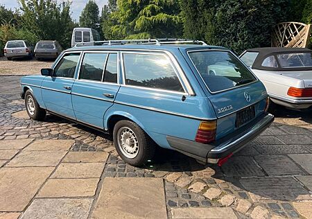 Mercedes-Benz 300 W123 TD Kombi, Klima, E-Fenster, TÜV neu