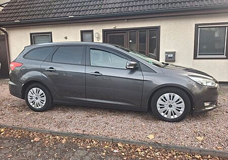Ford Focus 2,0TDCi 110kW PowerSh. ST-Line Turnier...