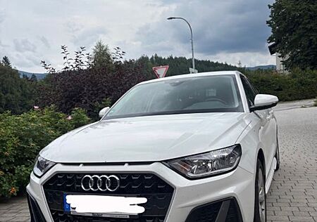Audi A1 30 TFSI Sportback S-Line Automatik Benzin