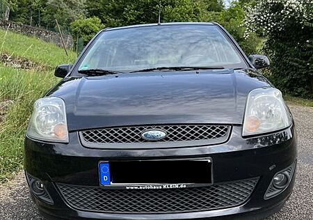 Ford Fiesta 1,4 16V Klima *TÜV*5Türig*8-fach bereift