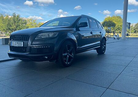 Audi Q7 3.0 TDI Quattto S-line 7sitzer Pano Navi Bose