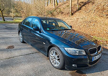BMW 320i -