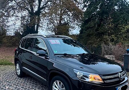 VW Tiguan Volkswagen 2.0 TDI 4MOTION LOUNGE Sport & Style ...
