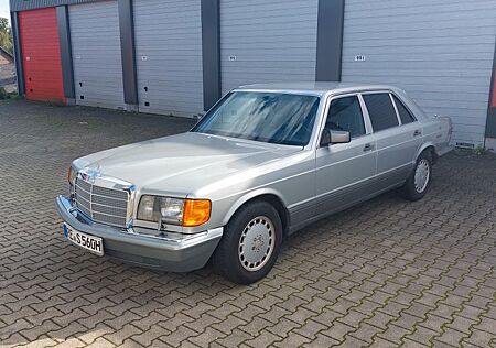 Mercedes-Benz 560 SEL, Langversion, Oldtimer,