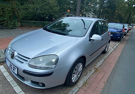 VW Golf Volkswagen V