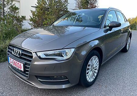 Audi A3 Sportback 1.4TFSI, Leder, Xenon, Top-Gepflegt