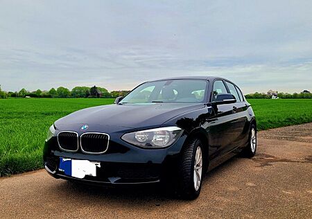 BMW 118i -PDC-Navi-Sitzheizung-Garagenfahrzeug