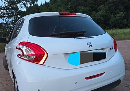 Peugeot 208 1.2 Style 82 VTi Style