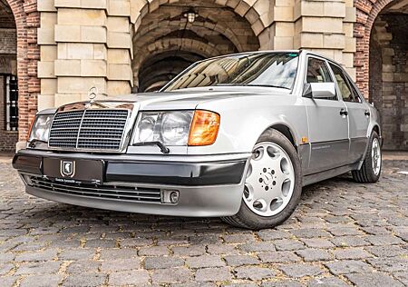 Mercedes-Benz 500 E/Schweizer Fahrzeug im Sammlerzustand