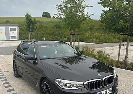 BMW 530d xDrive Touring A - luxury line