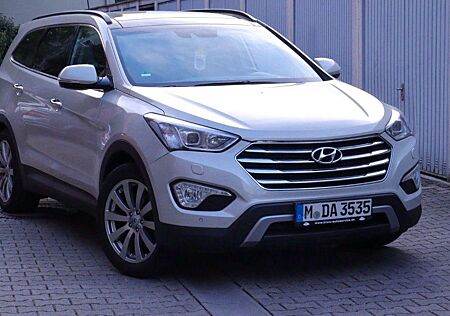 Hyundai Grand Santa Fe 2.2 CRDi Premium 4WD Automati...