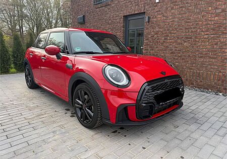Mini Cooper 5-Türer JCW Trim - Navi - Automatik